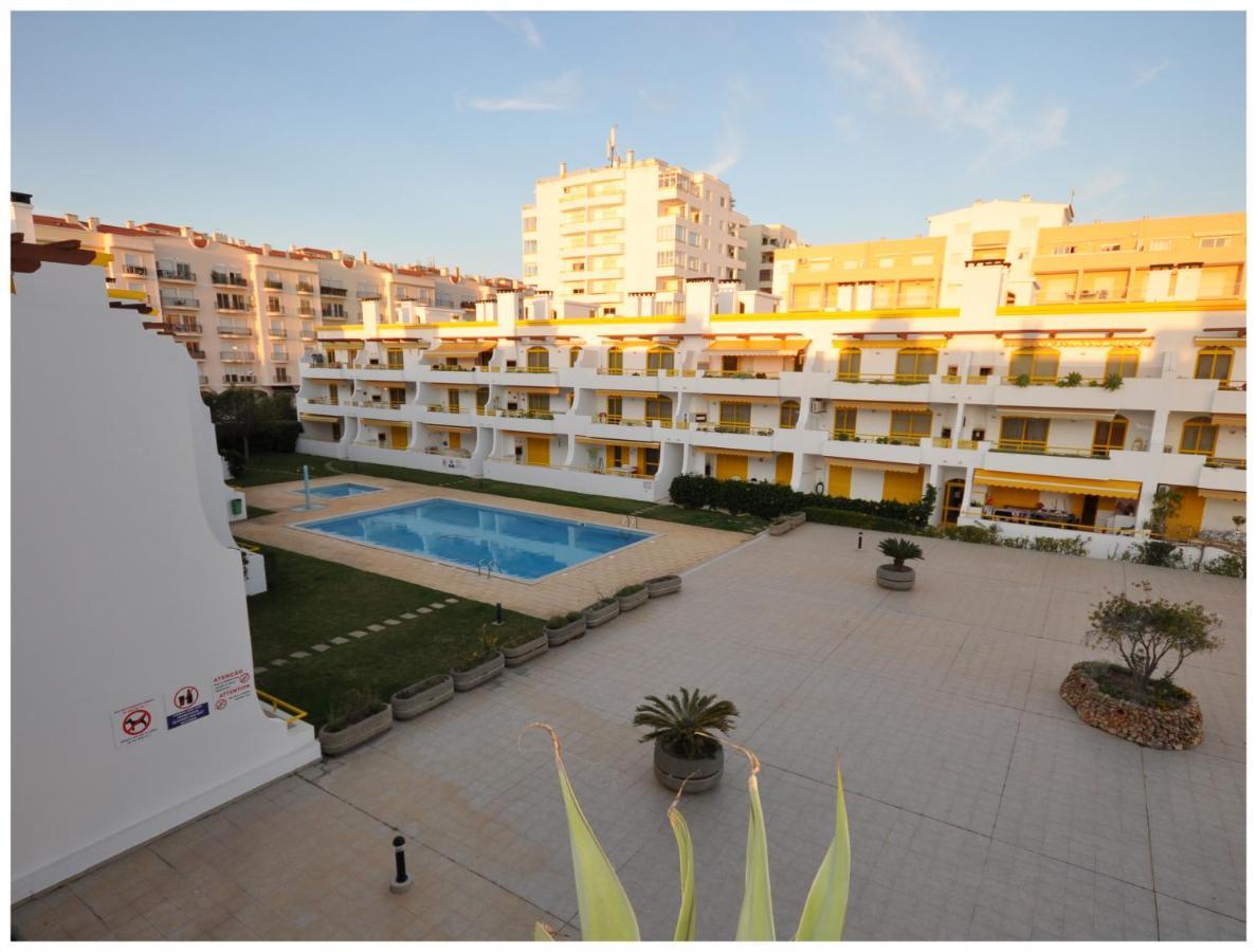 Apartamentos Capitolina Quarteira Exterior photo