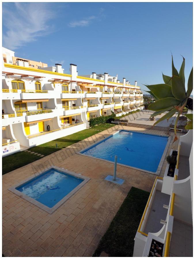 Apartamentos Capitolina Quarteira Exterior photo